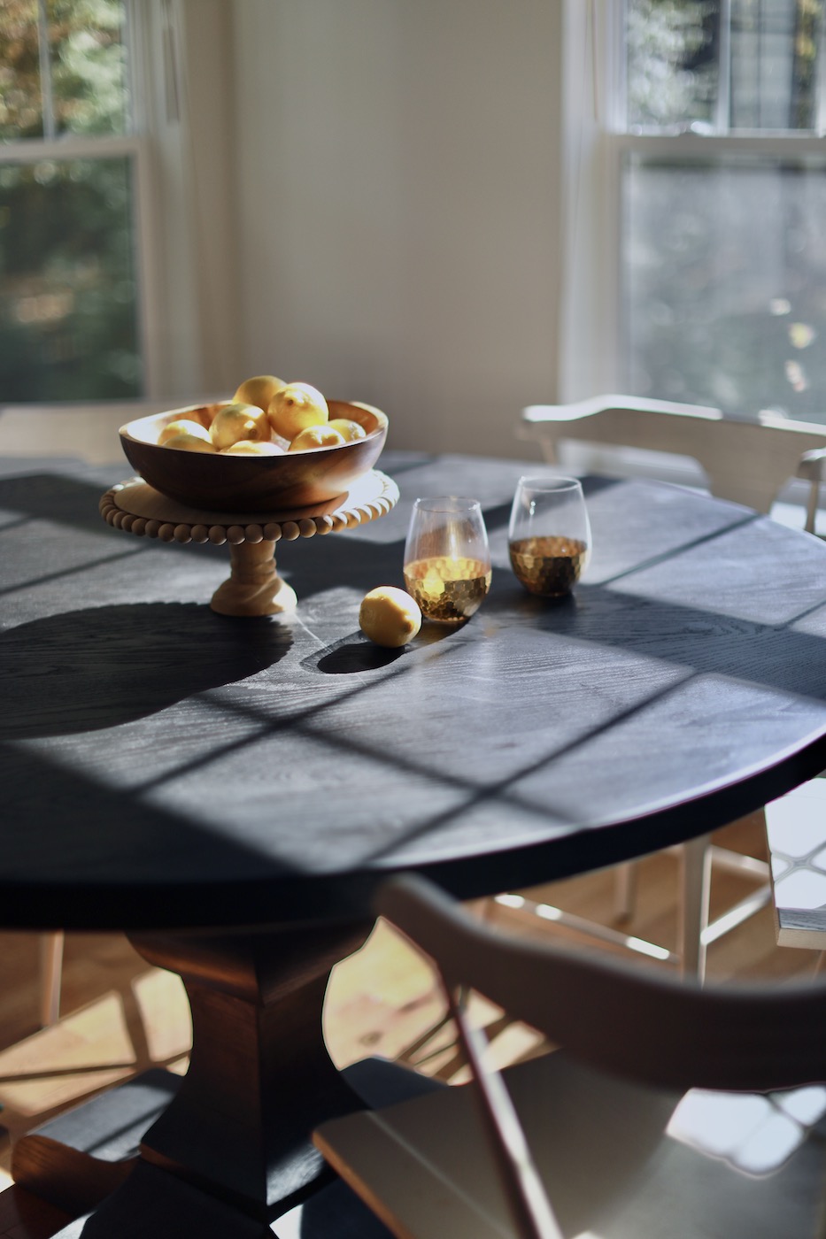 grambrills-md-interior-designer-dining-table-round