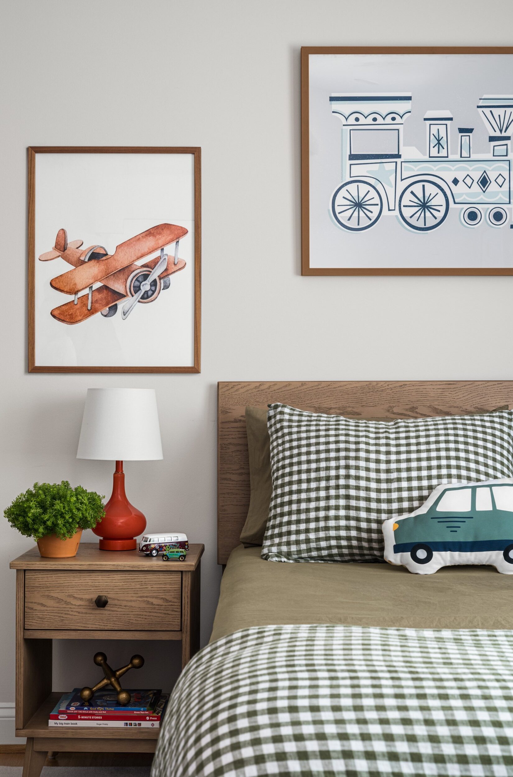 lp-co-kids-bedroom-design-checkered-bedding