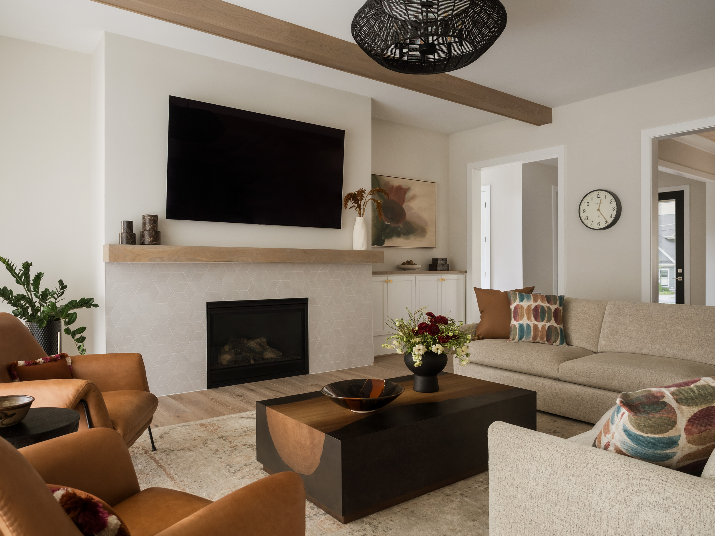 family-room-vienna-virginia-leather-pillows